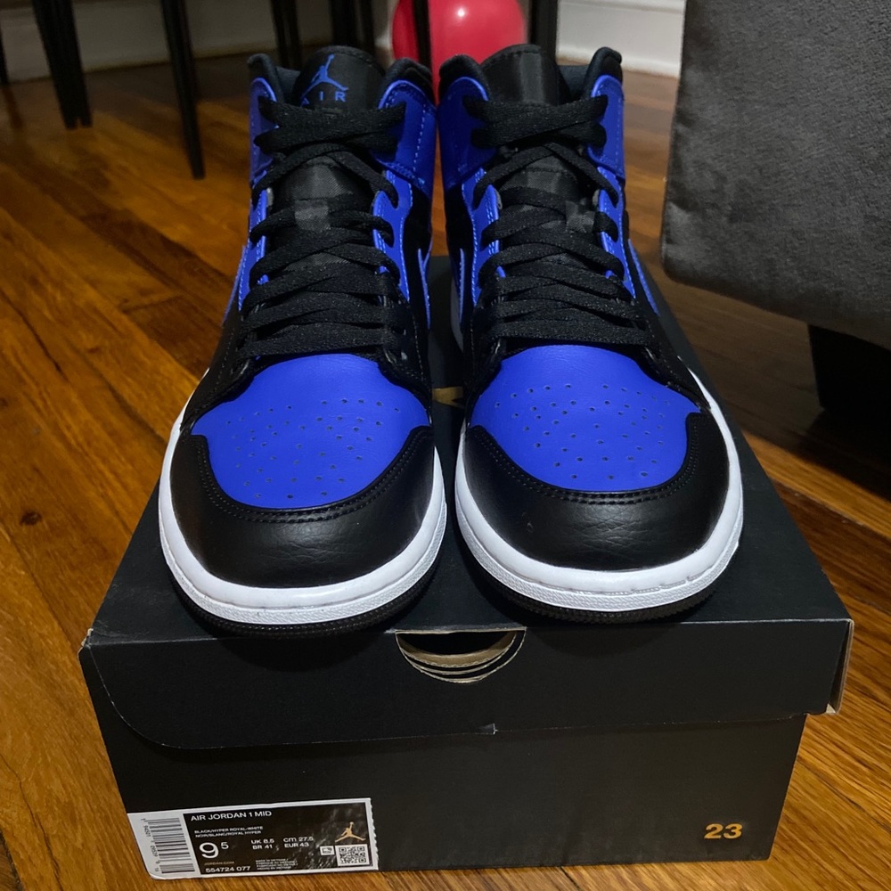 Brand new Jordan Mid 1 Retro Blue - Picture 4 of 5